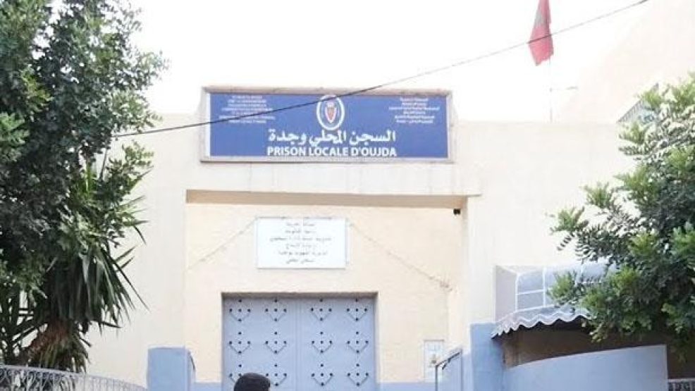 عائلة معتقل بالسجن المحلي بوجدة تناشد المسؤولين بالتدخل